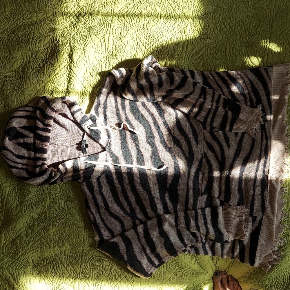 Hooded sweater